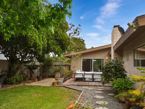 Exterior - 916 Crest Dr, Encinitas, CA 92024 photo 18 of 19