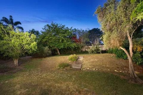 Exterior - 916 Crest Dr, Encinitas, CA 92024 photo 7 of 19