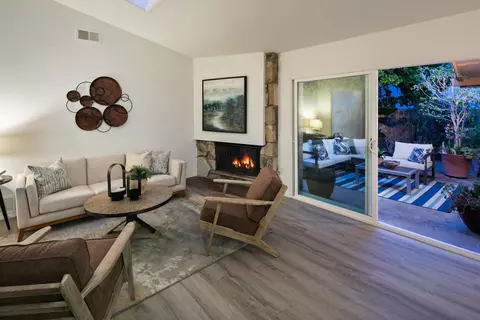 Living - 916 Crest Dr, Encinitas, CA 92024 photo 6 of 6