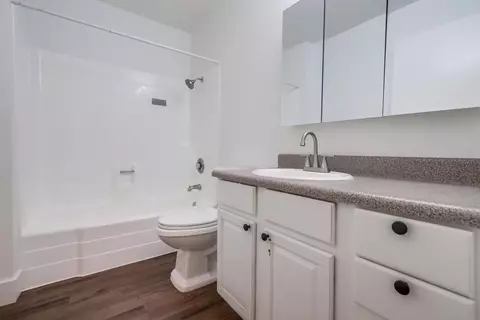 Bath - 391 Emerald Ave #6, El Cajon, CA 92020 photo 1 of 2