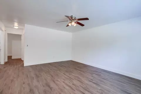 Living - 391 Emerald Ave #6, El Cajon, CA 92020 photo 2 of 4
