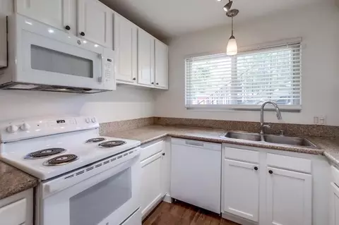 Kitchen - 391 Emerald Ave #6, El Cajon, CA 92020 photo 2 of 4