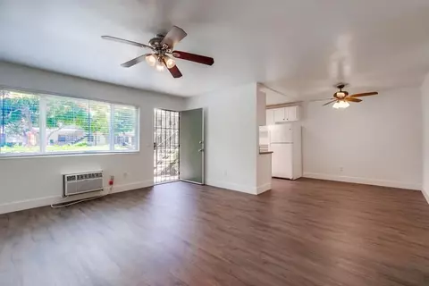 Living - 391 Emerald Ave #6, El Cajon, CA 92020 photo 3 of 4