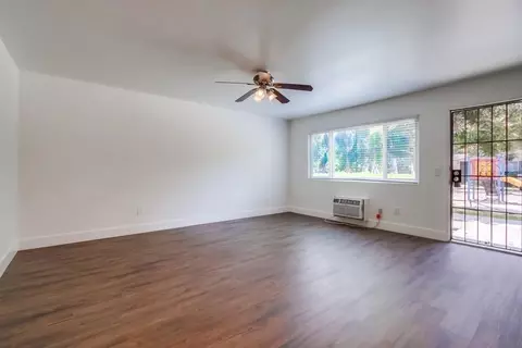 Living - 391 Emerald Ave #6, El Cajon, CA 92020 photo 4 of 4