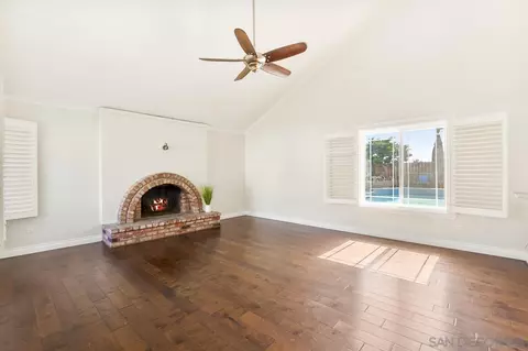 Living - 9726 Hinsdale St, Santee, CA 92071 photo 2 of 7