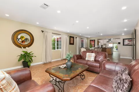 5561 Newman St, Cypress, CA 90630 photo 7