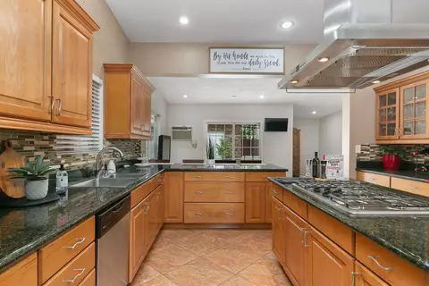 5561 Newman St, Cypress, CA 90630 photo 13