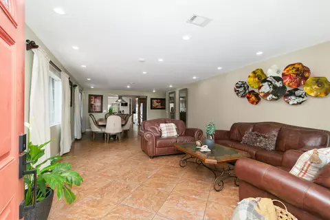 5561 Newman St, Cypress, CA 90630 photo 4