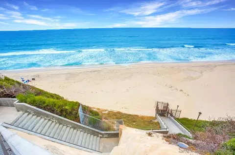 View/Area - 829 Beachfront Dr #A, Solana Beach, CA 92075 photo 2 of 6