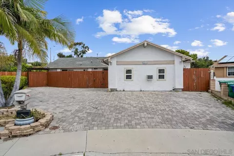 541 Bruma Ct, Spring Valley, CA 91977 photo 2
