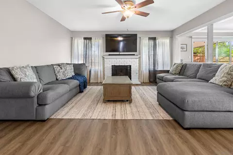8590 Lake Bluffs Cir, Spring Valley, CA 91977 photo 2