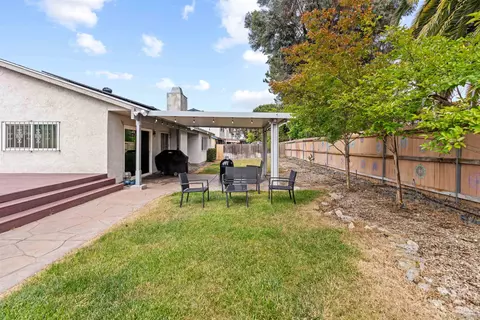 8590 Lake Bluffs Cir, Spring Valley, CA 91977 photo 31