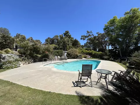 Exterior - 4688 Sun Vly, Del Mar, CA 92014 photo 9 of 17