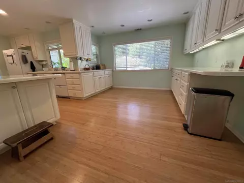 Kitchen - 4688 Sun Vly, Del Mar, CA 92014 photo 2 of 2