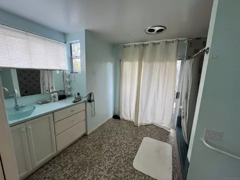 Bath - 4688 Sun Vly, Del Mar, CA 92014 photo 3 of 5