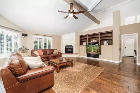 Living - 730 Hilbert Dr, Fallbrook, CA 92028 photo 2 of 3