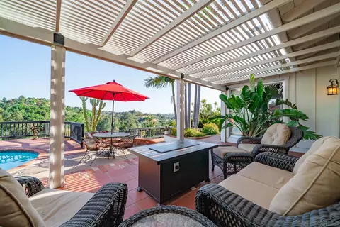 Exterior - 730 Hilbert Dr, Fallbrook, CA 92028 photo 4 of 18