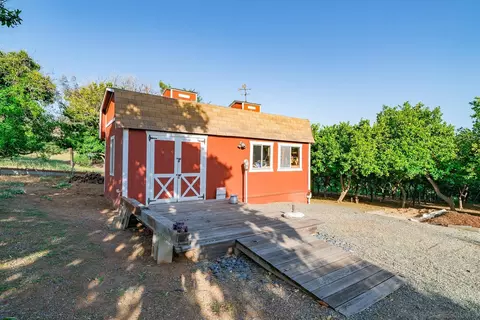 Exterior - 730 Hilbert Dr, Fallbrook, CA 92028 photo 14 of 18