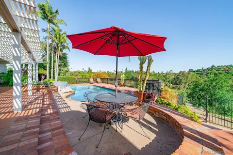 Exterior - 730 Hilbert Dr, Fallbrook, CA 92028 photo 13 of 18