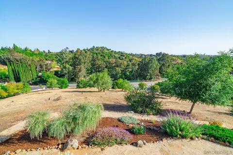 Exterior - 730 Hilbert Dr, Fallbrook, CA 92028 photo 17 of 18
