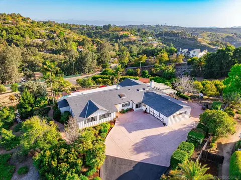 View/Area - 730 Hilbert Dr, Fallbrook, CA 92028 photo 5 of 10