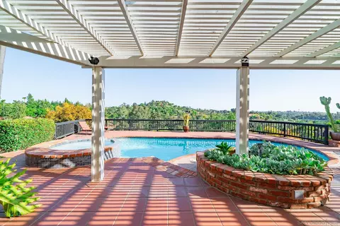Exterior - 730 Hilbert Dr, Fallbrook, CA 92028 photo 8 of 18