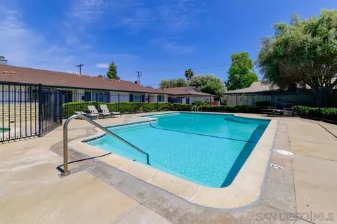 Exterior - 810 E Washington Ave #D, Escondido, CA 92025 photo 9 of 10