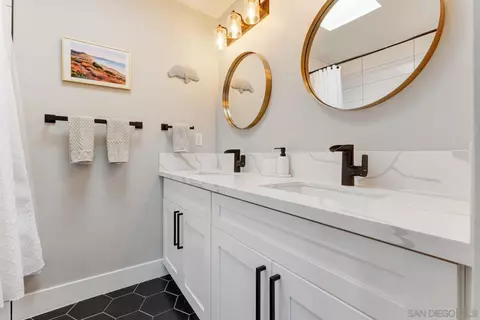 Bath - 13610 Kay Jay Ct, Lakeside, CA 92040 photo 3 of 4