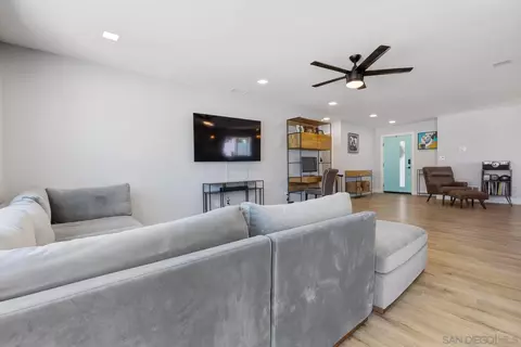 Living - 13610 Kay Jay Ct, Lakeside, CA 92040 photo 2 of 2