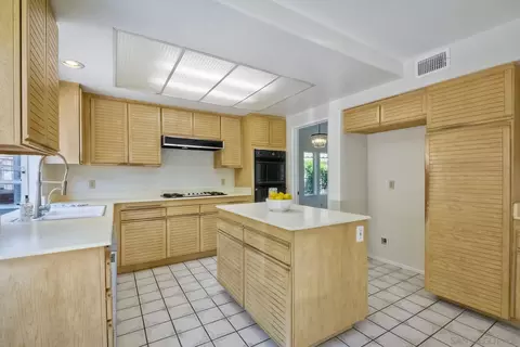 13642 Quiet Hills Dr, Poway, CA 92064 photo 17