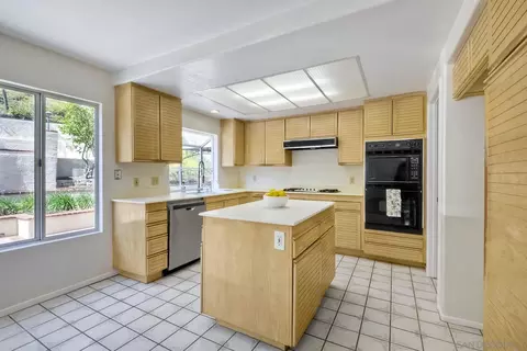 13642 Quiet Hills Dr, Poway, CA 92064 photo 16