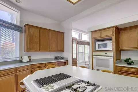 Kitchen - 14075 Short Ct, Jamul, CA 91935 photo 2 of 4