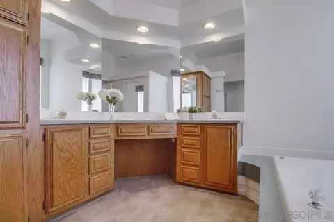 Bath - 14075 Short Ct, Jamul, CA 91935 photo 1 of 3