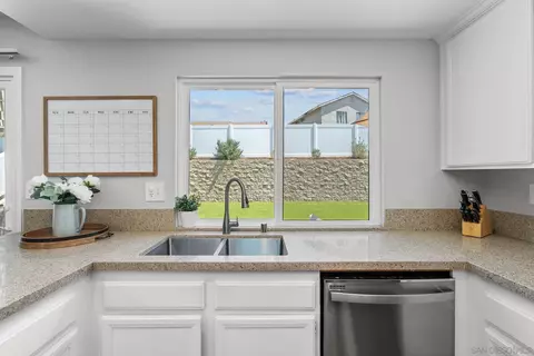 Kitchen - 10544 2nd St, Santee, CA 92071 photo 2 of 5