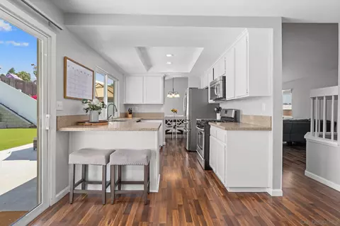 Kitchen - 10544 2nd St, Santee, CA 92071 photo 4 of 5