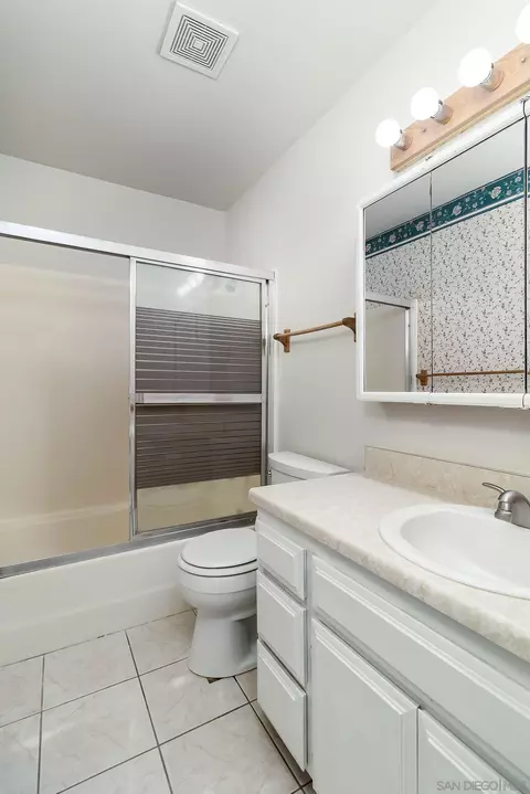 Bath - 8636 Atlas View Dr, Santee, CA 92071 photo 2 of 2