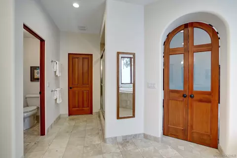 Entry Way - 10040 Circa Valle Verde, El Cajon, CA 92021 photo 5 of 6