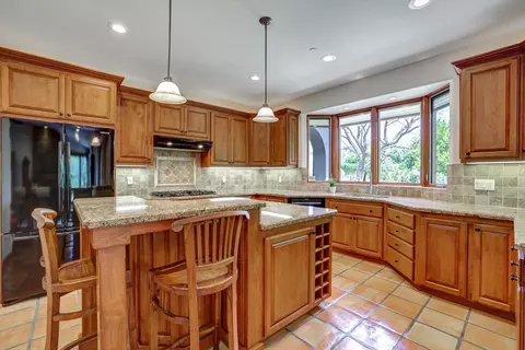 Kitchen - 10040 Circa Valle Verde, El Cajon, CA 92021 photo 1 of 2