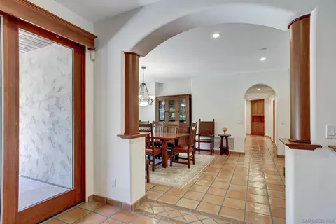 Entry Way - 10040 Circa Valle Verde, El Cajon, CA 92021 photo 4 of 6