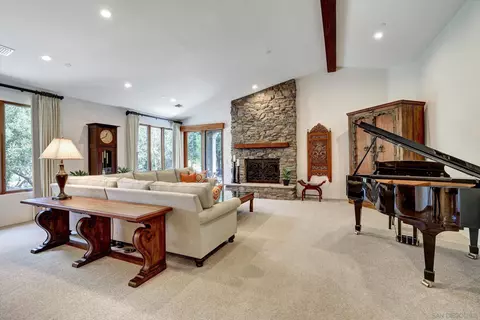 Living - 10040 Circa Valle Verde, El Cajon, CA 92021 photo 1 of 3