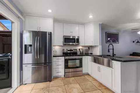 10321 Carefree Dr, Santee, CA 92071