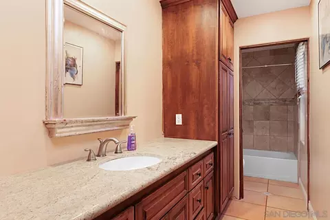 Bath - 704 Barsby St, Vista, CA 92084 photo 1 of 5