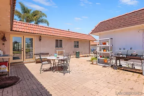Exterior - 704 Barsby St, Vista, CA 92084 photo 3 of 6