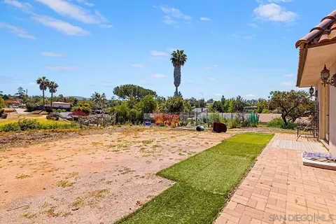 Exterior - 704 Barsby St, Vista, CA 92084 photo 4 of 6