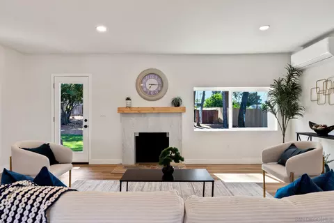 Living - 8622 Sunridge Dr, Santee, CA 92071 photo 5 of 5