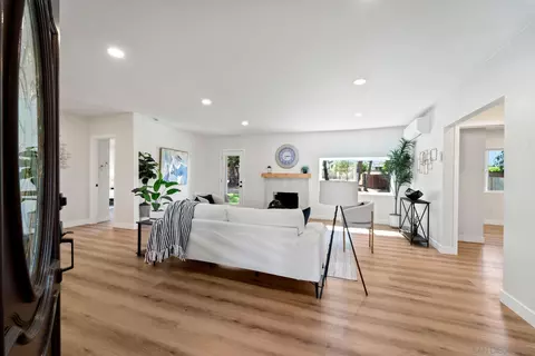 Living - 8622 Sunridge Dr, Santee, CA 92071 photo 1 of 5