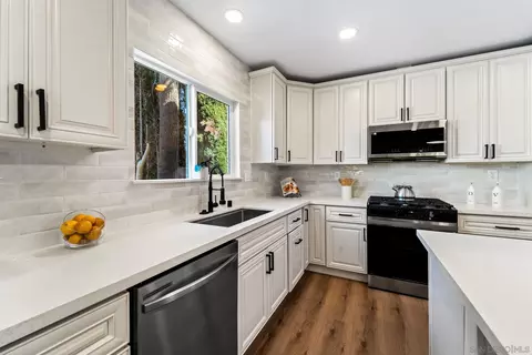 Kitchen - 8622 Sunridge Dr, Santee, CA 92071 photo 2 of 7