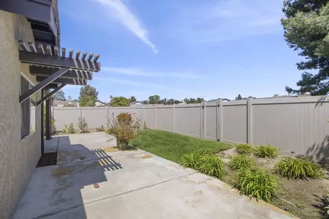 Exterior - 541 Cloudview Ln, Encinitas, CA 92024 photo 4 of 5
