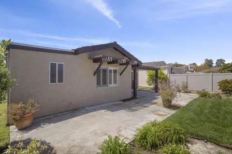 Exterior - 541 Cloudview Ln, Encinitas, CA 92024 photo 2 of 5