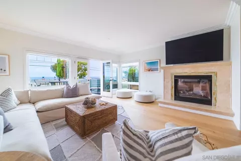 Living - 742 Cornish Dr, Encinitas, CA 92024 photo 2 of 2